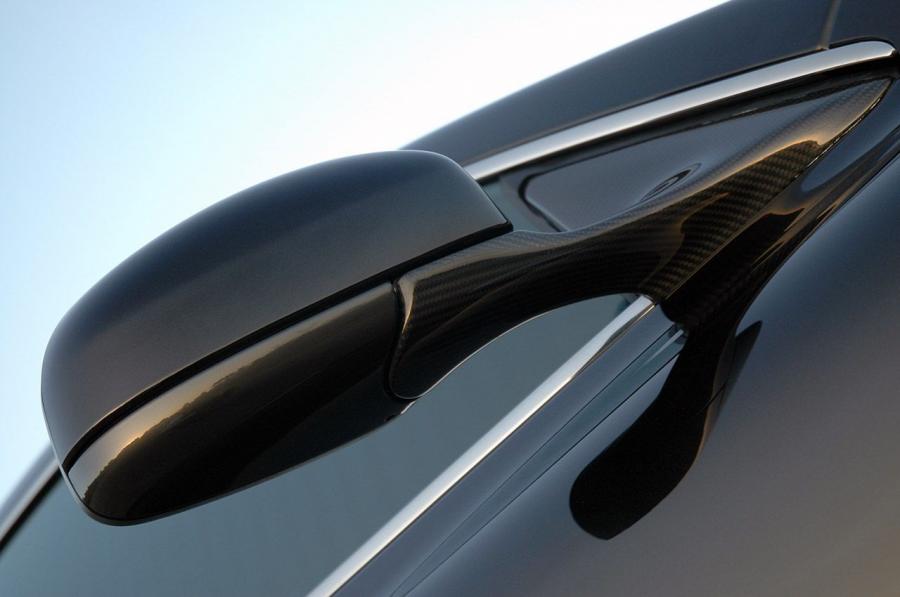 Детали экстерьера Aston Martin DBS Carbon Black Edition 2010 года  (NA) (фото 30 из 35)